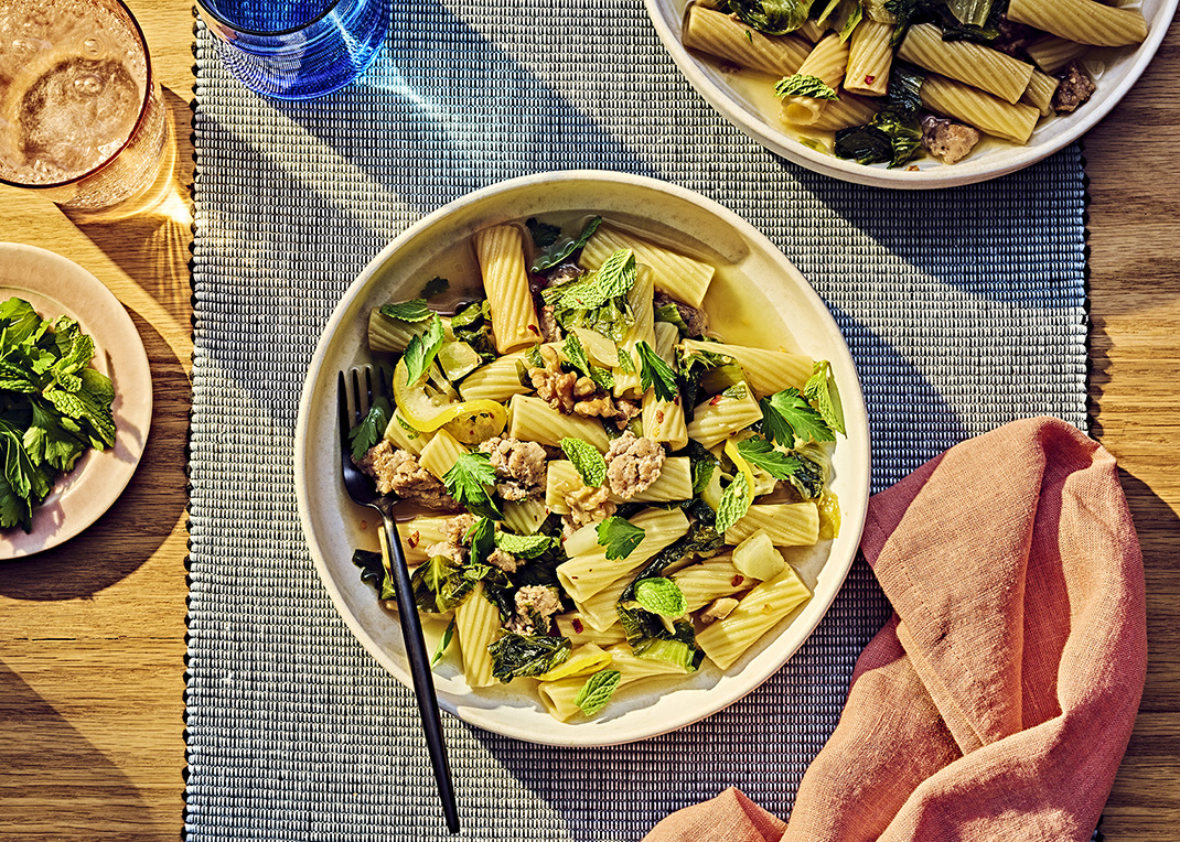 221031-Everyday-Wilted-Escarole-Lemony-Sausage-Pasta-236-V1